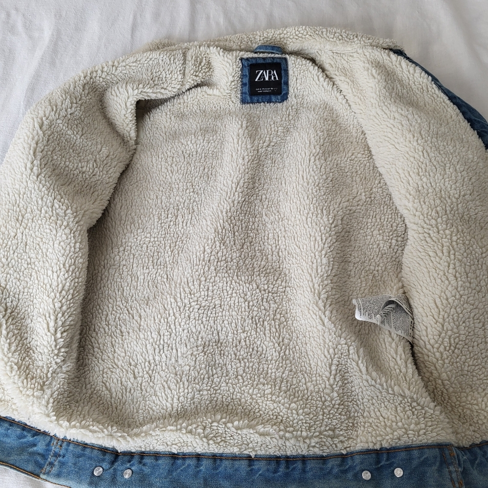 ZARA Light Denim Jacket with Cream Sherpa Lining - Picture 7 of 9